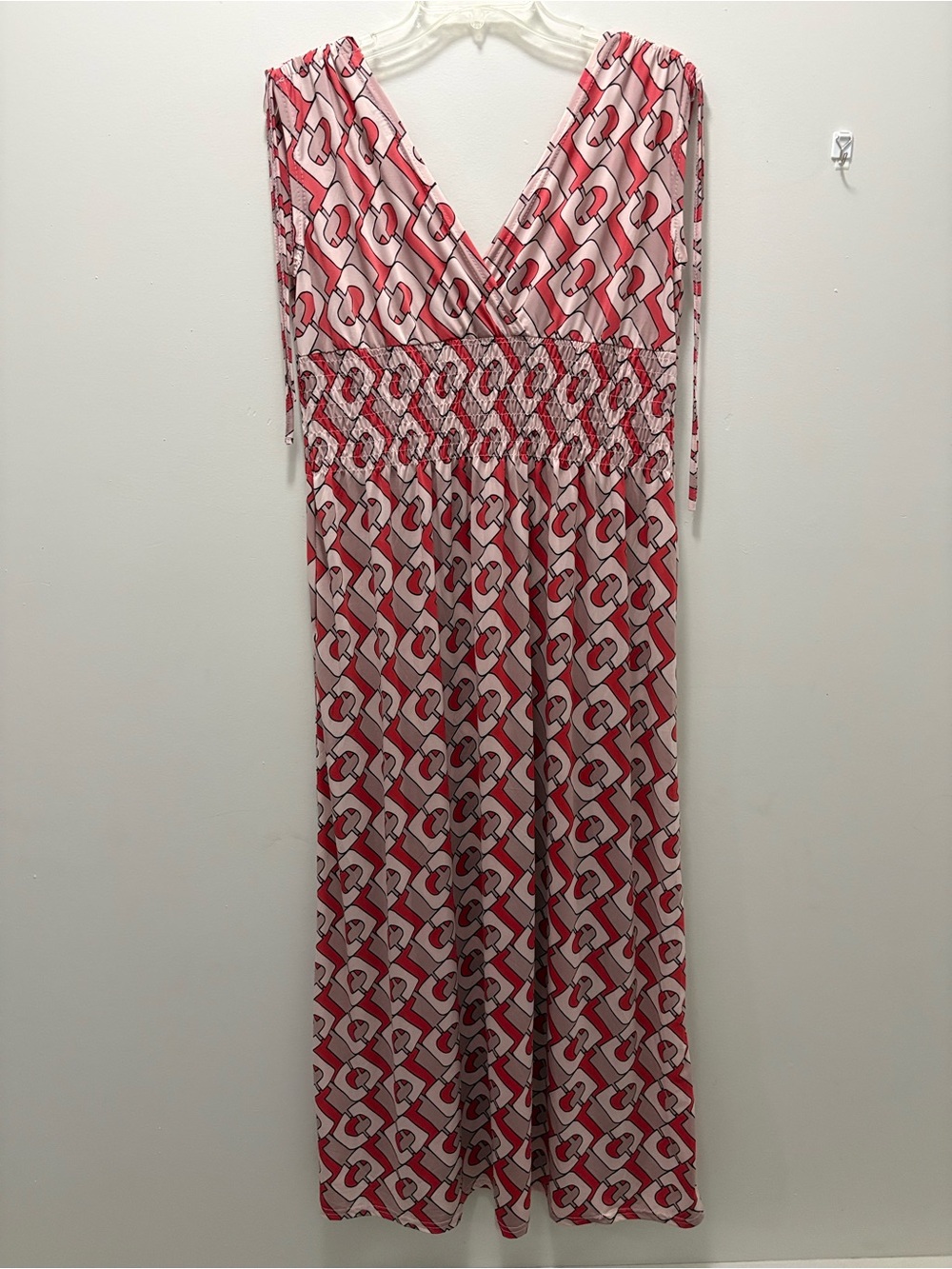 Sleeveless Pink Patterned Maxi Dress with Smocked Waist